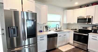 Charming 3-Bedroom, 2-Bath Home in the Heart of Miami - Close to Downtown!