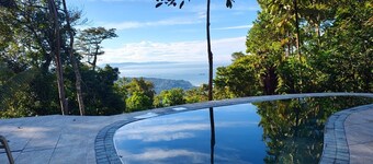 Private 2-bedroom Villa with WiFi BIG Oceanviews with Private Pool