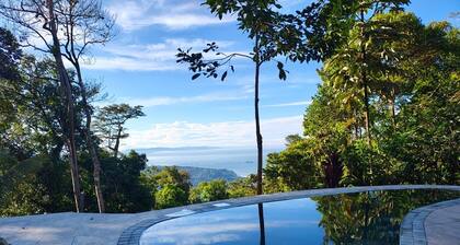 Private 2-bedroom Villa with WiFi BIG Oceanviews with Private Pool