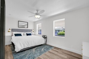 2 habitaciones, tabla de planchar con plancha, wifi y ropa de cama 