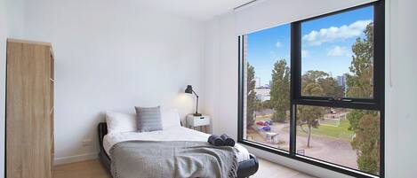 3 soverom, skrivebord, strykejern/-brett og wi-fi (inkludert)