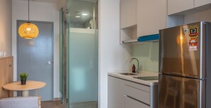 Comfort-Studio, Stadtblick | Eigene Kochnische | Großer Kühlschrank, Herdplatte, Wasserkocher