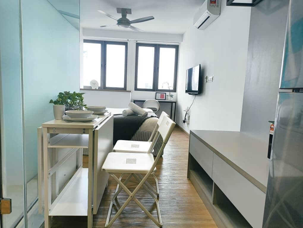 Basic Studio, City View | In-room dining
