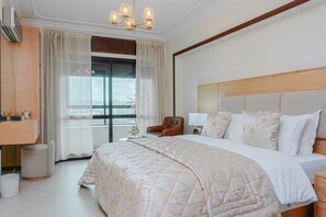 3 室のベッドルーム、アイロン / アイロン台、WiFi、ベッドシーツ