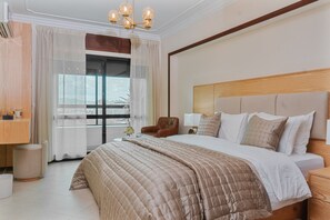 3 quartos, ferros/tábuas de passar roupa, Wi-Fi, roupa de cama