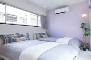 2 عدّة غرف نوم ومكواة/لوح كي وواي فاي مجانًا وملاءات أسرّة