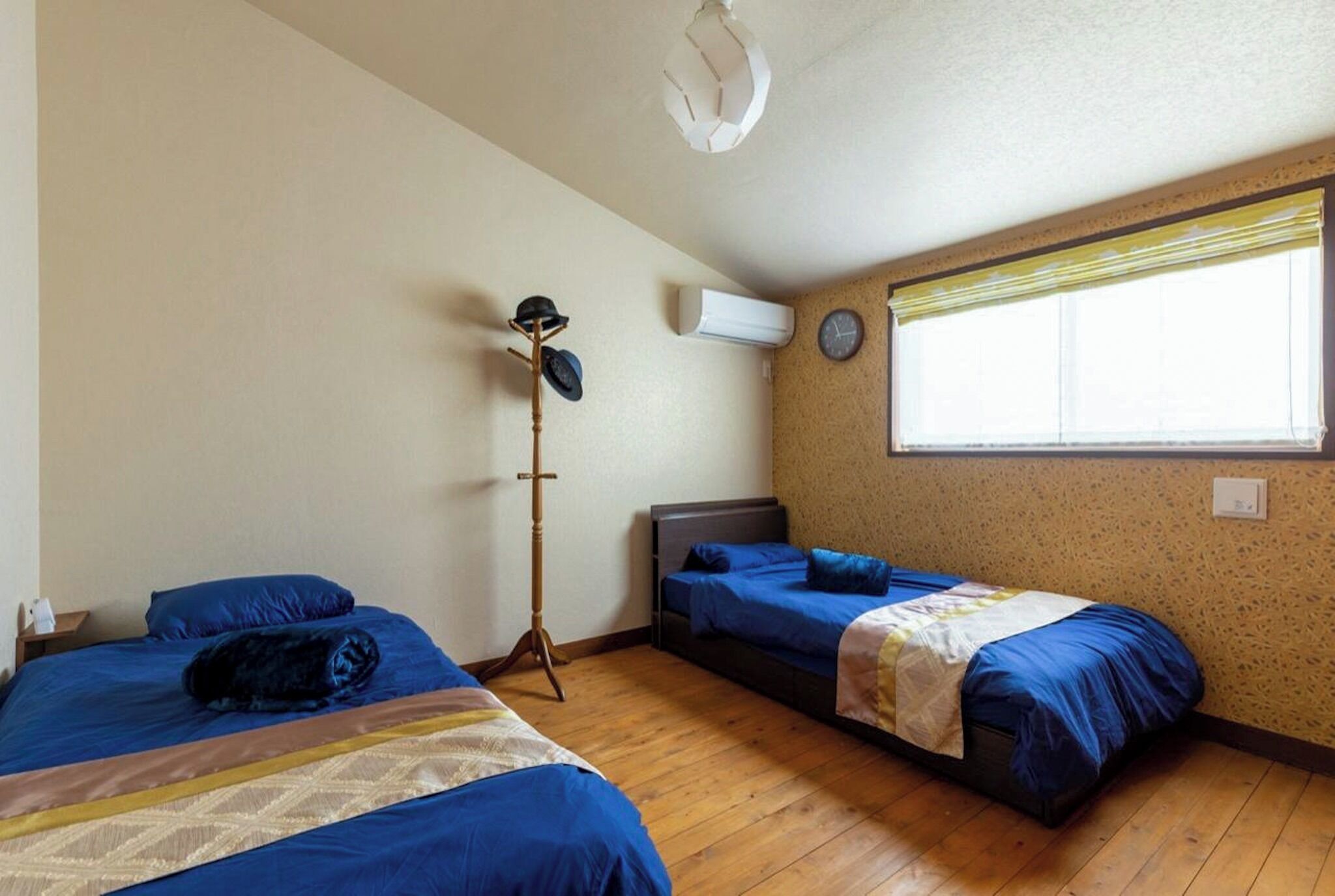 5 bedrooms, desk, free WiFi, bed sheets