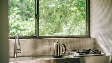 Fridge, microwave, stovetop, cookware/dishes/utensils