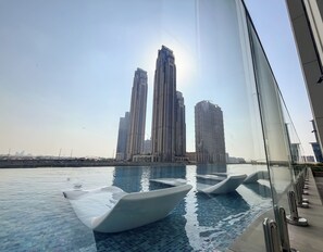 3 Außenpools, Sonnenschirme, Liegestühle