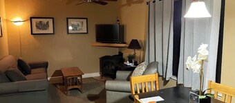 Charming 2-bedroom villa in delightful Stateline with WiFi