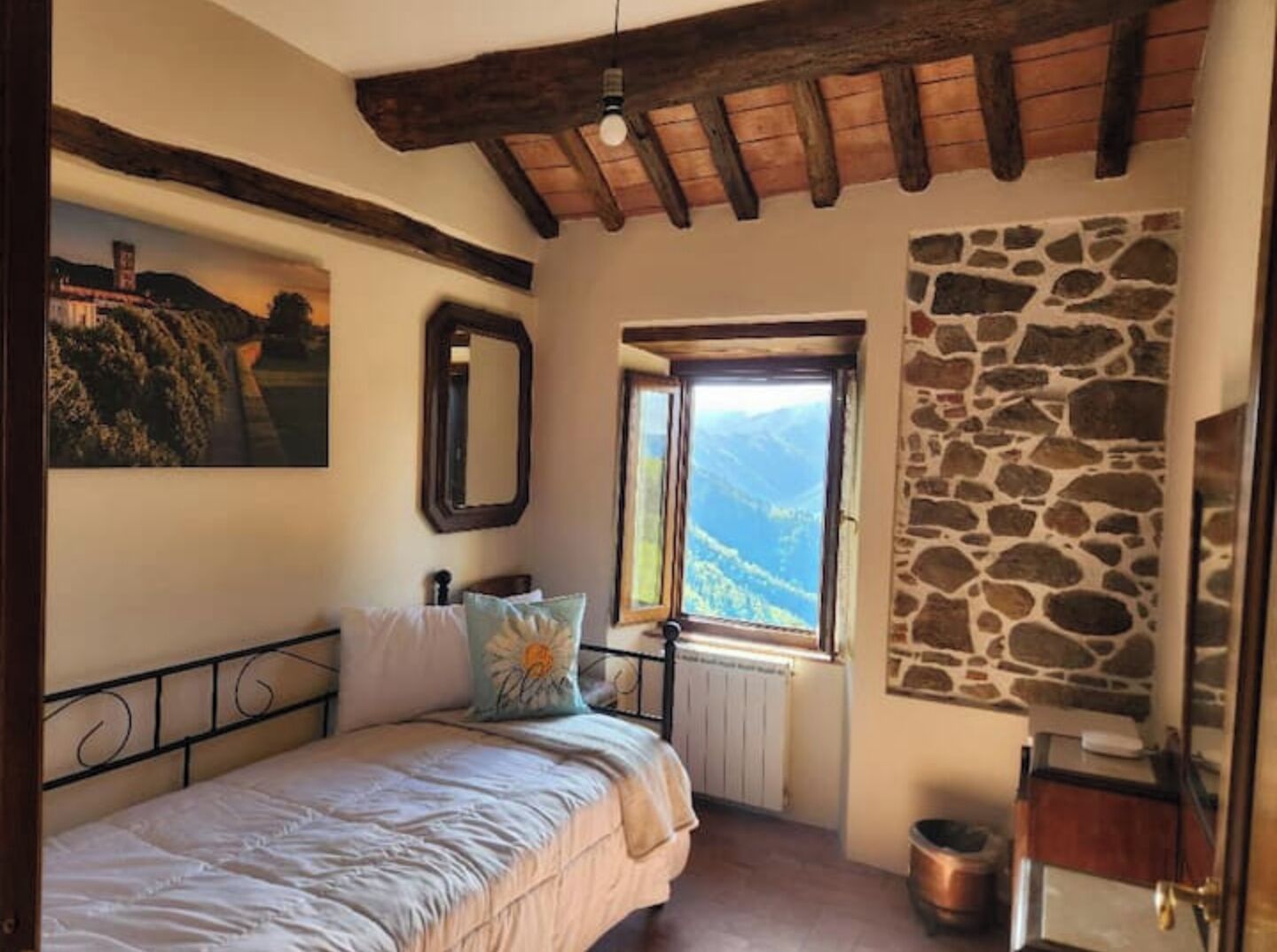 4 bedrooms, WiFi, bed sheets