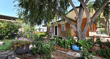 The Eagle's Nest - Adventure-Ready 4-Bedroom Holiday Home in Manilla, NSW