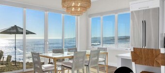 Sea4ever Beachhouse - Oceanfront - Newly Remodeled