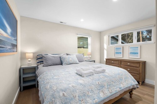 Sea4ever Beachhouse - Oceanfront - Newly Remodeled