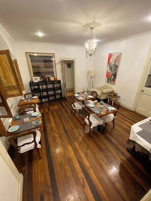 In-room dining - Castelletto Bed and Breakfast (Santiago)