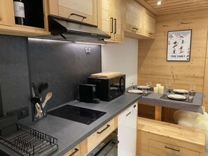 冷蔵庫、電子レンジ、オーブン、食器洗い機