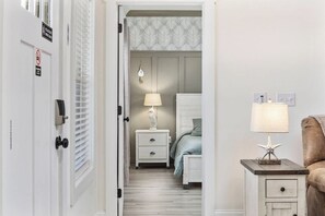 6 bedrooms, desk, iron/ironing board, travel crib