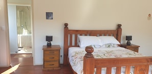 Deluxe Studio Suite, Valley View