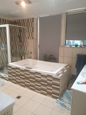 Spa - Quandong Valley Inn  (Repentance Creek)