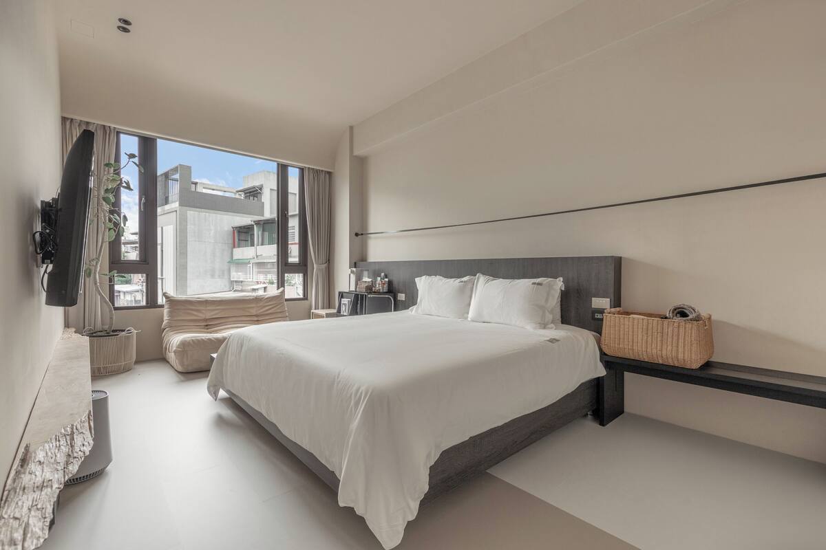 Deluxe Double Room, Balcony | Langsir/tirai gelap terus, Wi-fi percuma, cadar katil 