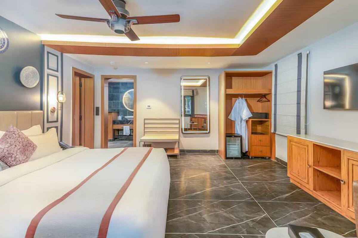 Family Room | Egyptian cotton sheets, premium bedding, pillowtop beds, minibar