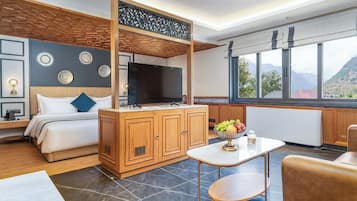 Premium Room | Egyptian cotton sheets, premium bedding, pillow-top beds, minibar