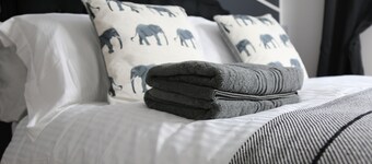 Farm View Retreat in Northampton 3BR, 1.5BR Sleeps 8 Access to Billing Aquadrome