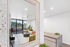Interior - Modern Apartment with Esplanade Views Near the Hospital (Cairns)