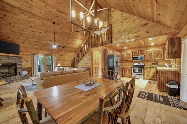 Interior - Private Cozy Cabin w/ Hot Tub in Blue Ridge! (Blue Ridge)