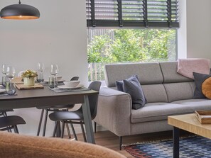 TV - Beautiful chalet in the middle of the woods (Zutendaal)