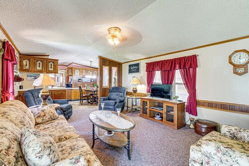 Paden City Home Near Ohio River!