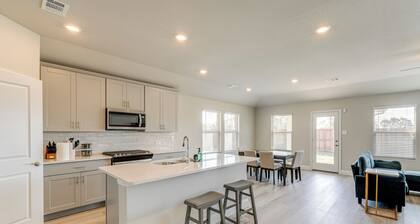 New Home w/ Yard & Pool Access: 8 Mi to McKinney!
