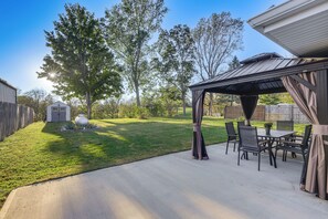 Outdoor dining - 1/2 Mi to Creation Museum: Home w/ Large Yard! (Petersburg)