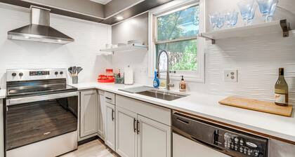 Walk to Main St Hendersonville: Chic Home w/ Yard