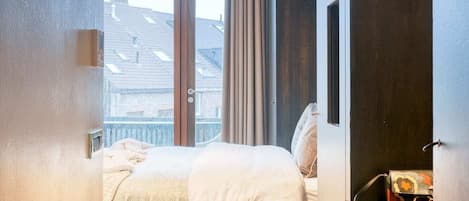 Lit parapluie, Wi-Fi, draps fournis