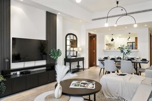 Apartment | 3 bedrooms - Luxury 2BR Maid Enjoy Stunning Marina View (Dubai)