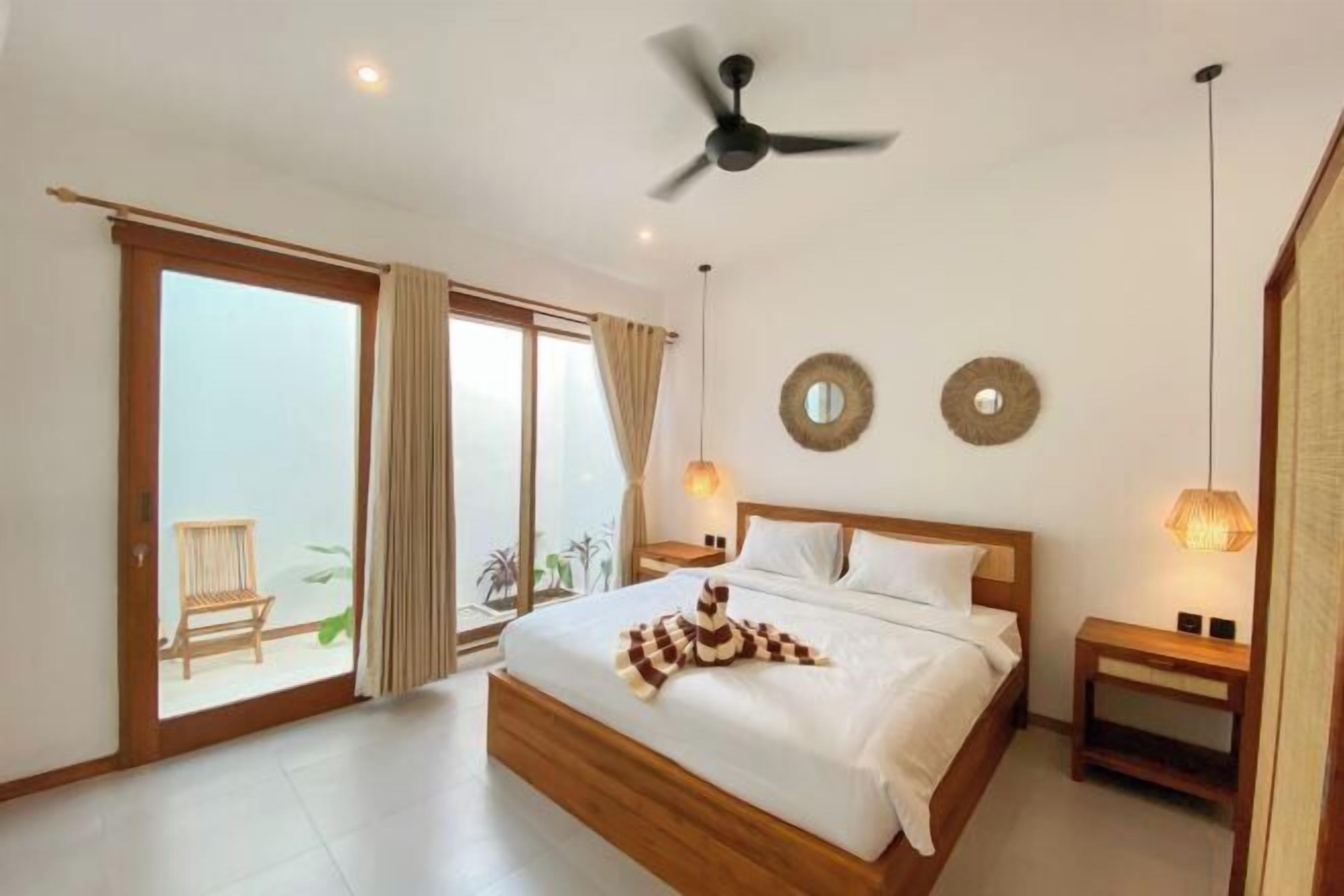 Minibar, individually decorated, individually furnished, desk