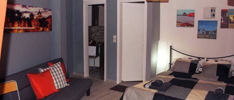 1 habitación, tabla de planchar con plancha y wifi