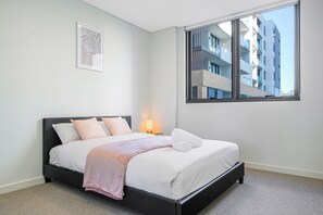 2 bedrooms, iron/ironing board, WiFi, bed sheets