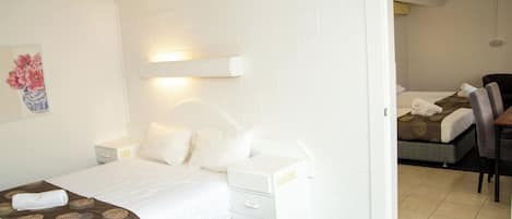 2 habitaciones, tabla de planchar con plancha y wifi gratis