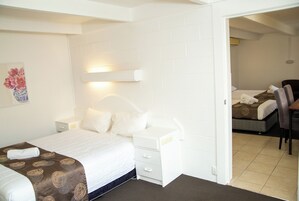 Suíte família | 2 quartos, ferros/tábuas de passar roupa, Wi-Fi de cortesia