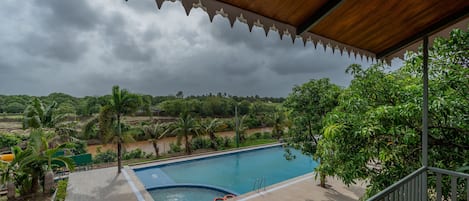 Piscine extérieure