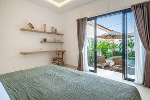 2 bedrooms, in-room safe, desk, iron/ironing board