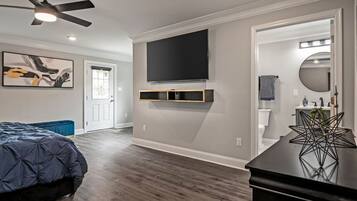 4 bedrooms, iron/ironing board, free WiFi, bed sheets