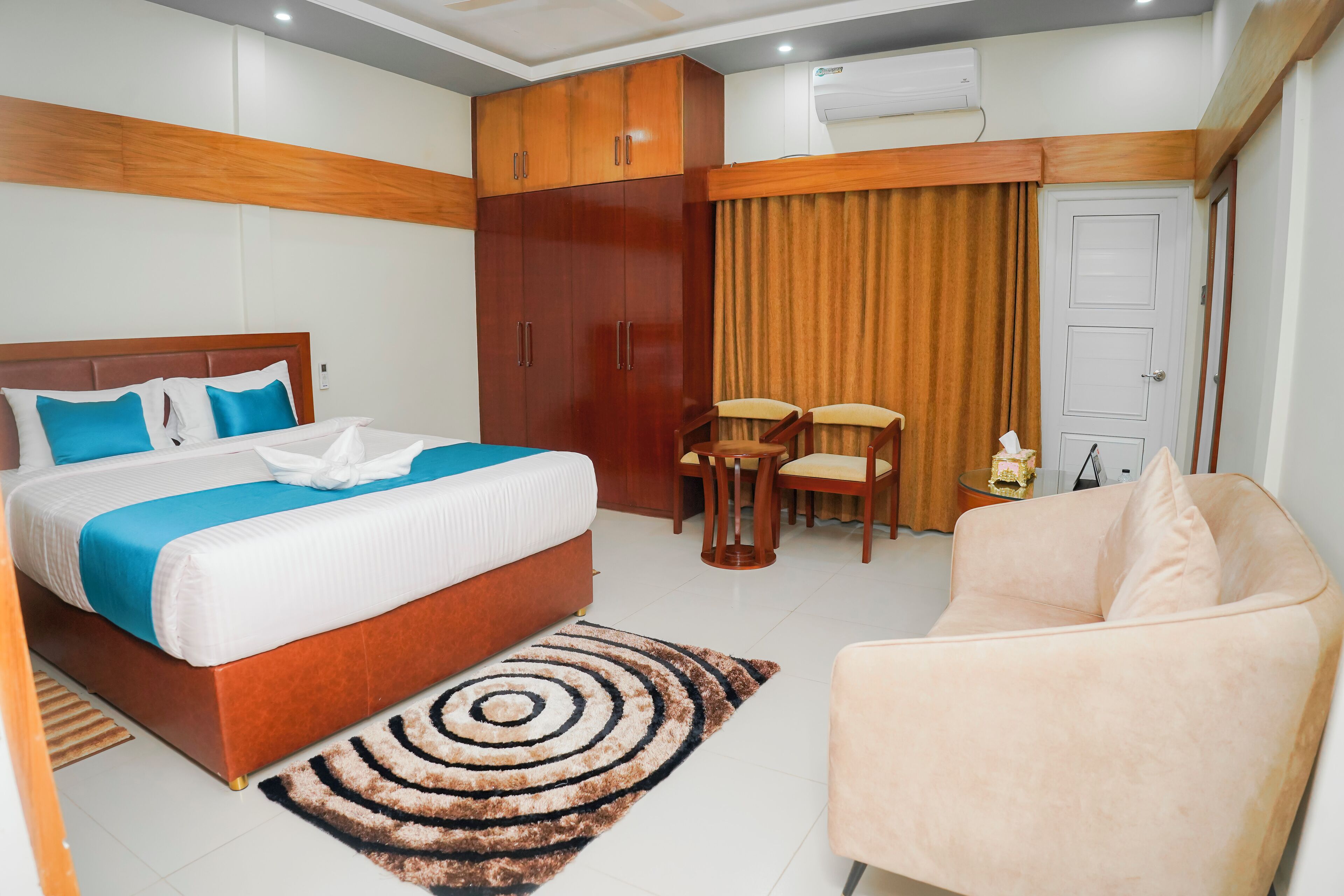 5 Schlafzimmer, Bügeleisen/Bügelbrett, WLAN, Bettwäsche