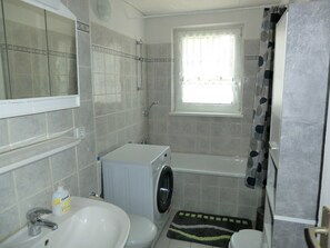 淋浴設備、風筒、提供毛巾