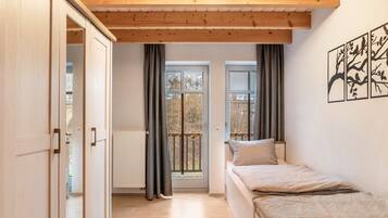 2 bedrooms, free WiFi, bed sheets