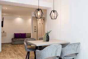 Dining - Apartment "Grauzone Grossarl App. Nr. 1 Cozy" with Mountain View and Wi-Fi (Großarl)