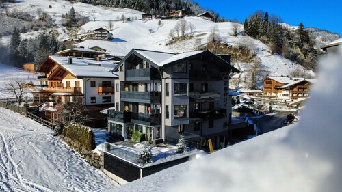 Ferienwohnung "Grauzone Grossarl App. Nr. 2 Home" mit Bergblick, privater Terrasse und Wi-Fi