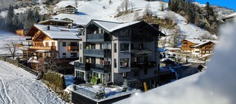 Appartement "Grauzone Grossarl App. Nr. 2 Home" avec vue sur la montagne, terrasse privée et Wi-Fi